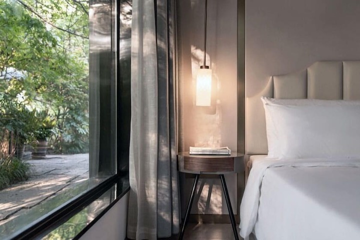 Room 16 of 32