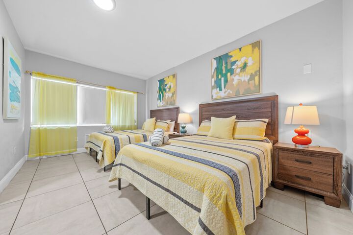 Studio Queen Bed (12 of 43)