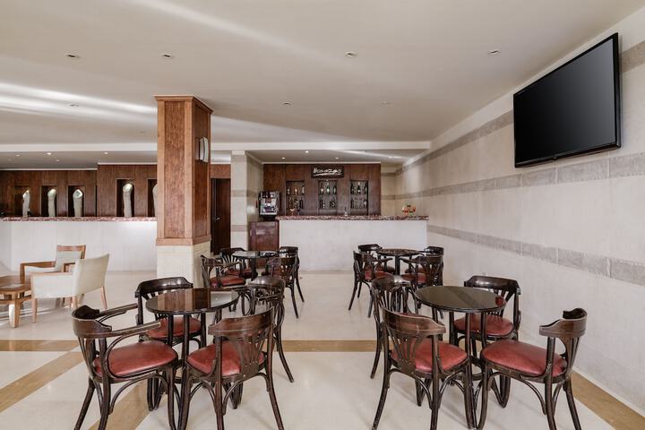 Lounge 119 of 156