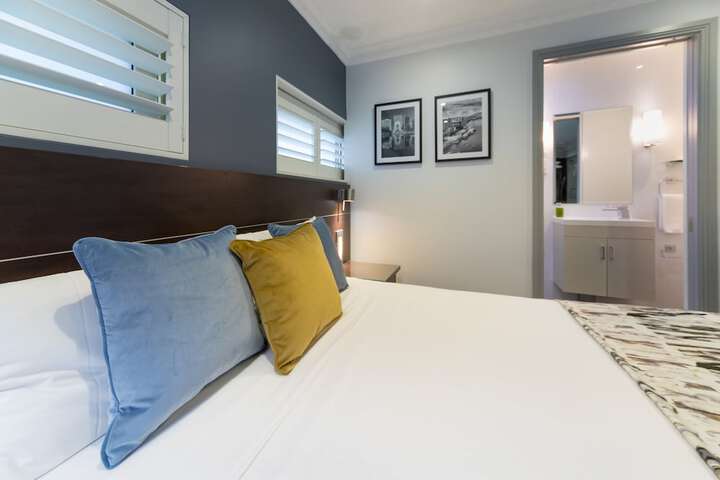Room 13 of 80
