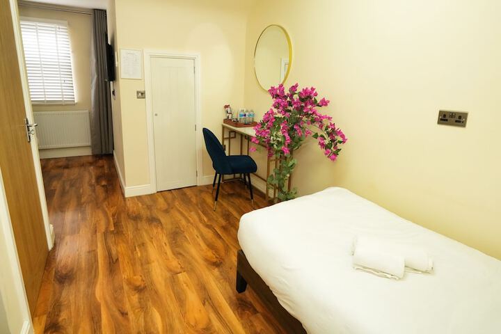 Room 53 of 121