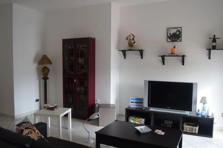 Room 4 of 18