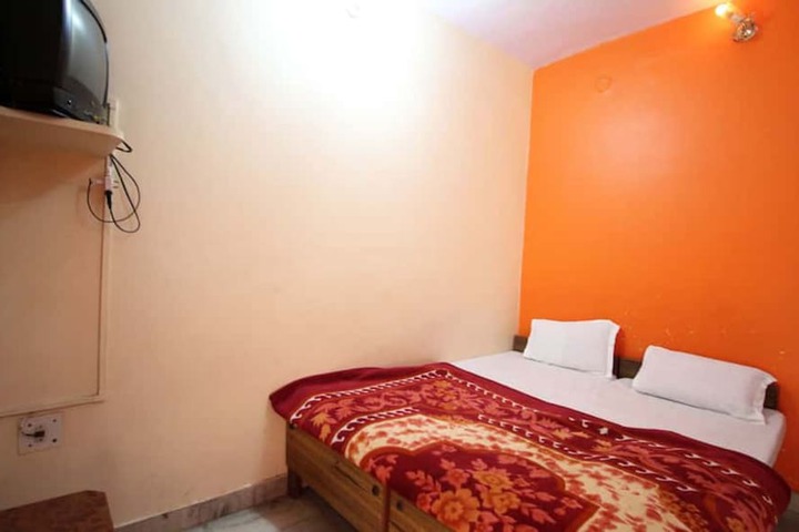 Room 2 of 7