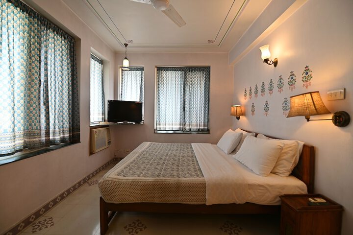 Room 25 of 74