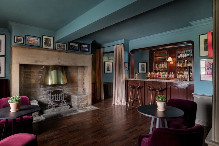 Lounge 62 of 71