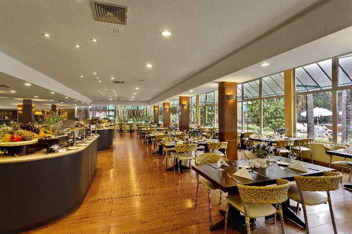 Dining 7 of 8
