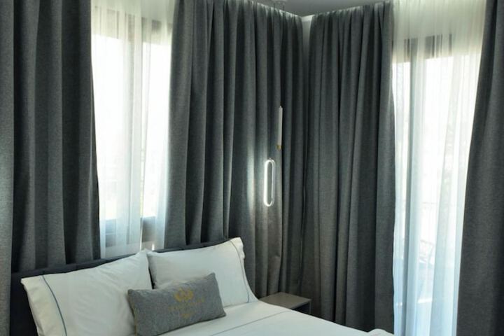 Room 73 of 164