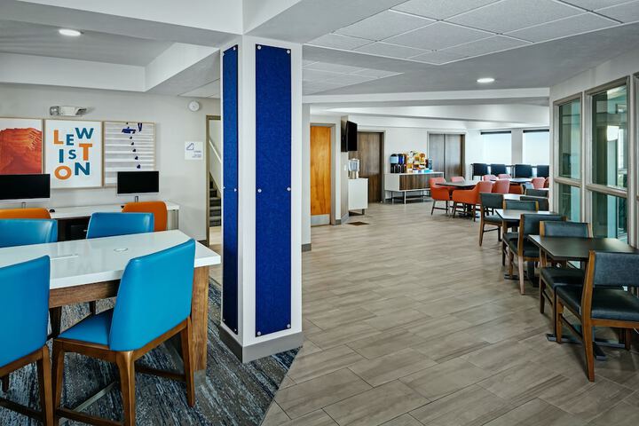 Breakfast/Coffee Service 73 of 85