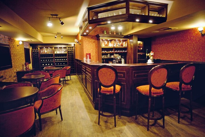 Lounge 48 of 85