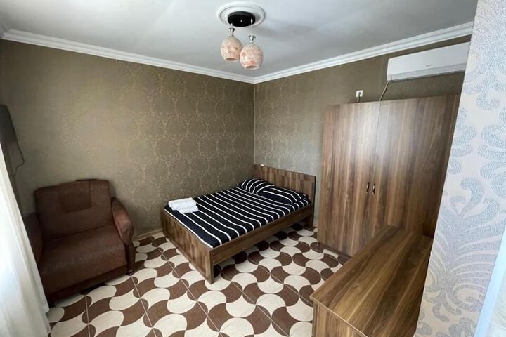 Room 2 of 11