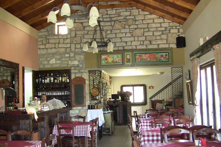 Dining 3 of 17