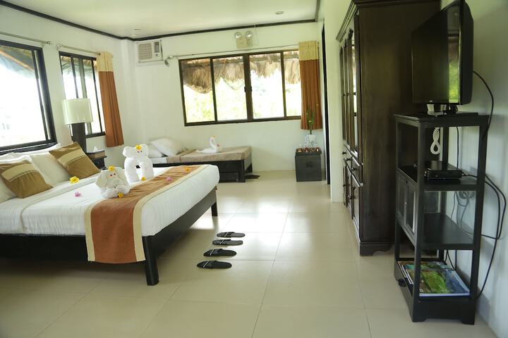 Room 2 of 97