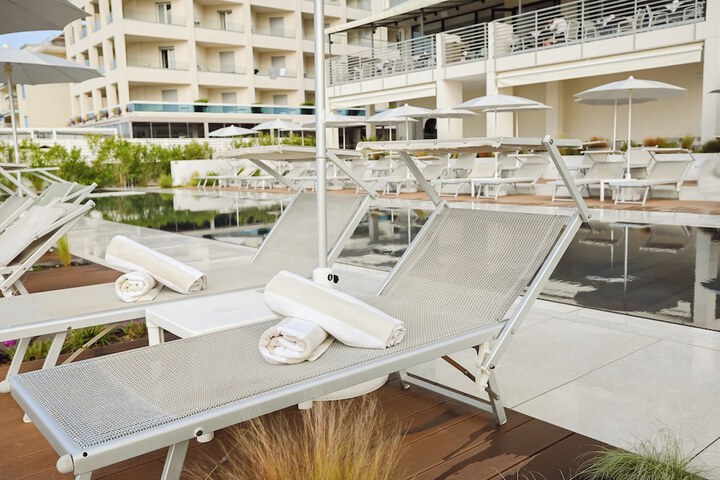 Pool Hotel