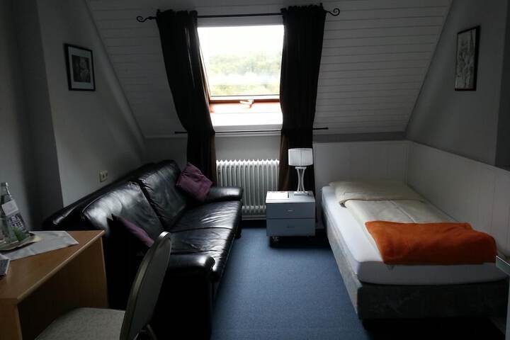 Room 17 of 68