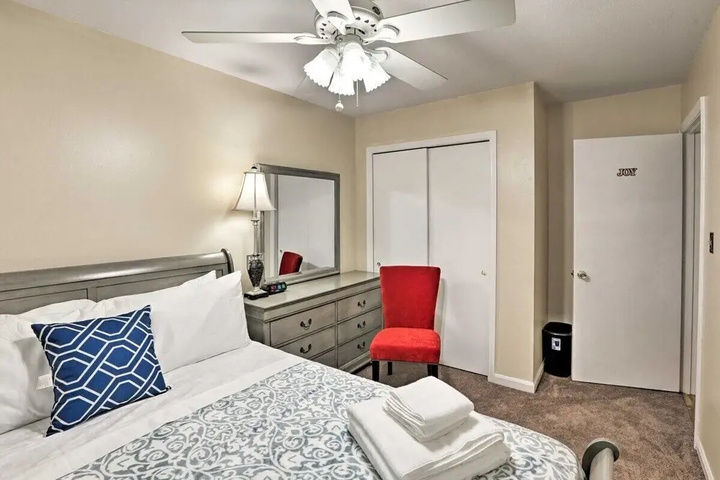 Room 3 of 16