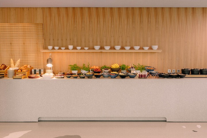 Dining 34 of 56