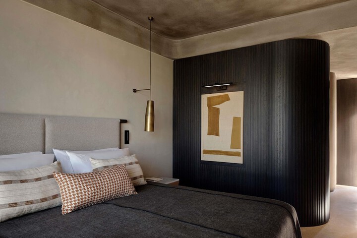 Room 18 of 43
