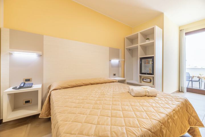 Room 14 of 88