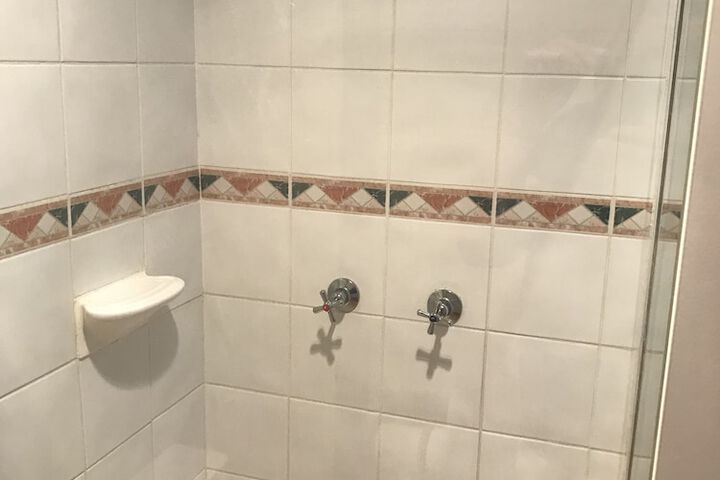 Room 12 of 85