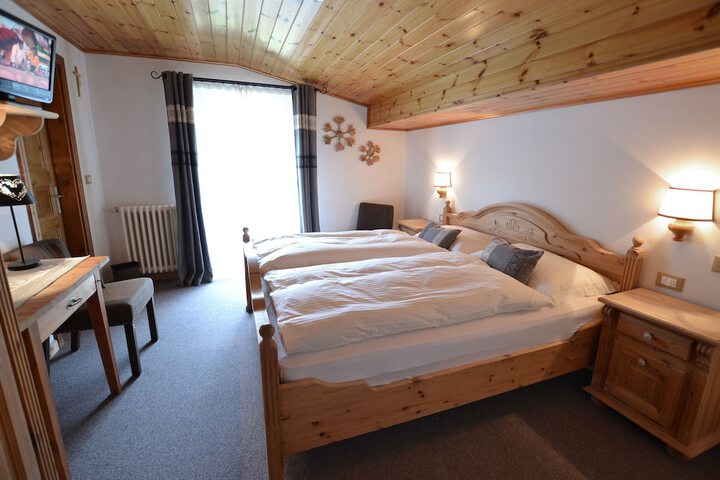 Room 8 of 45