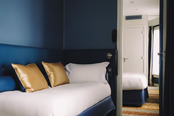 Room 10 of 31