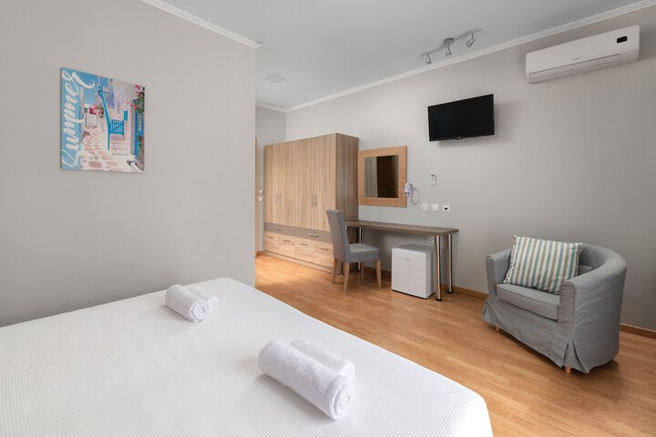 Room 2 of 29