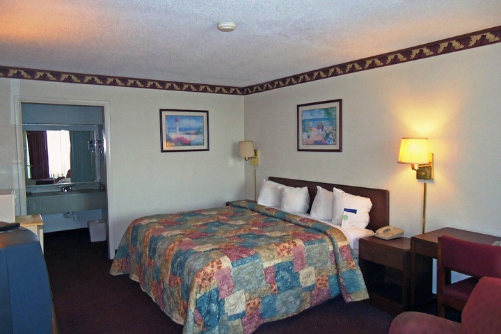 Room 12 of 17