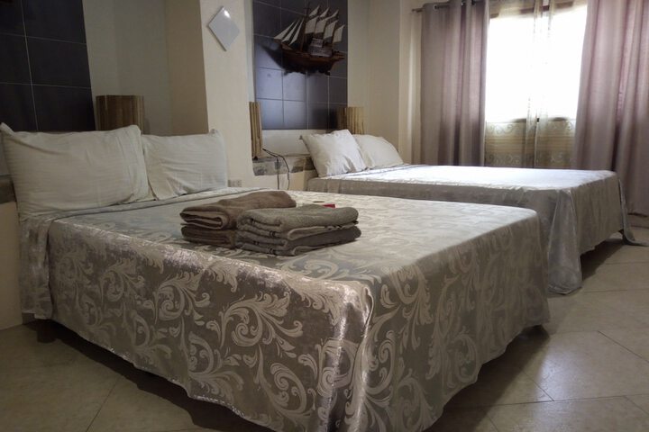 Room 27 of 83