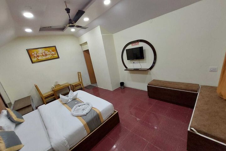 Room 9 of 52
