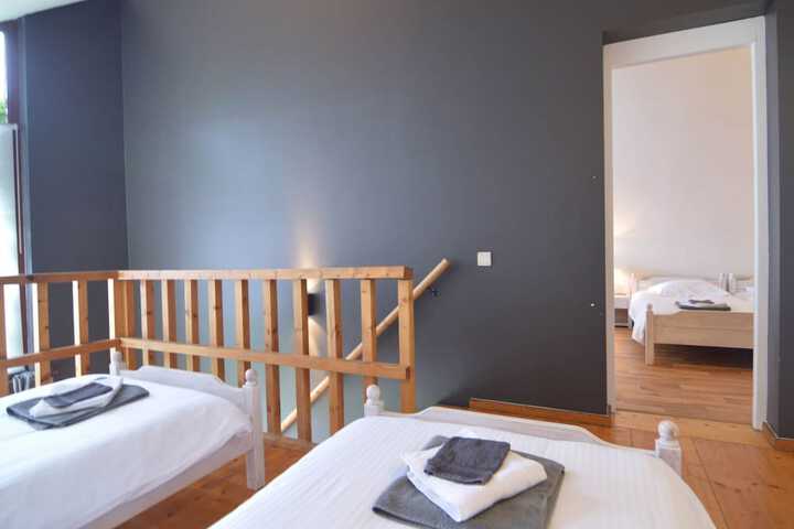 Room 10 of 40