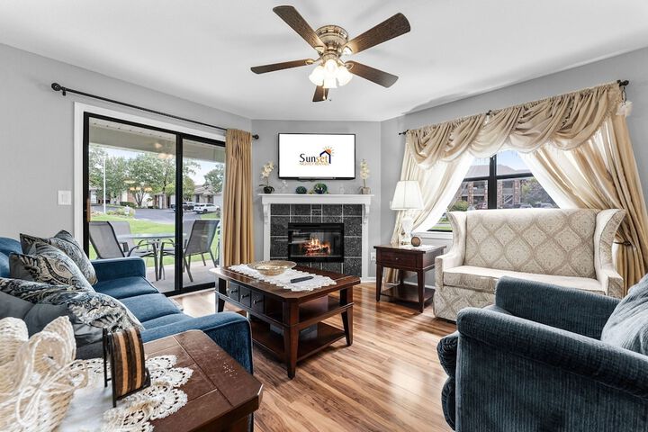 Dream Weaver 2 Bedroom Condo by RedAwning in Branson, MO