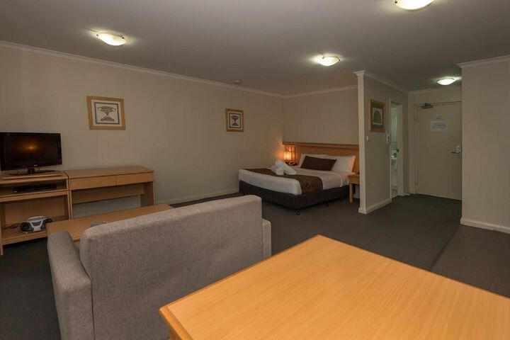Room 8 of 37