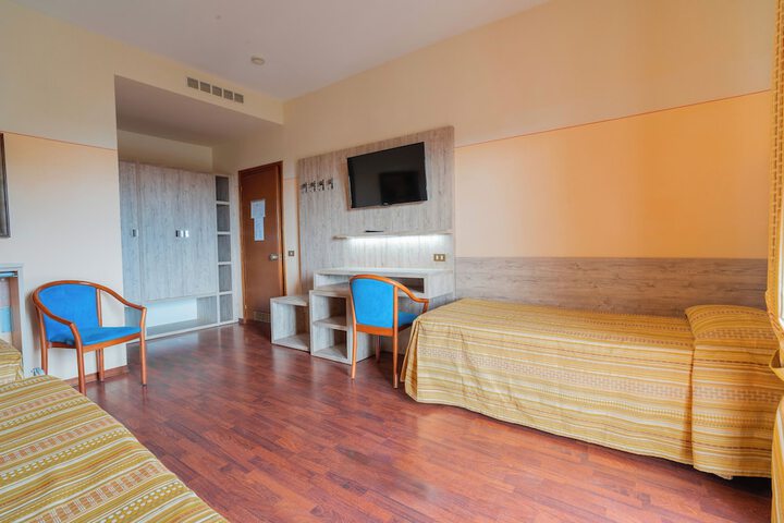 Room 15 of 44