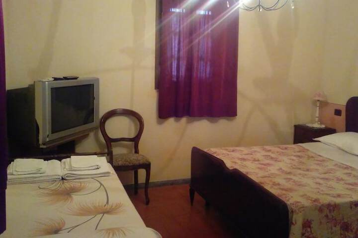 Room 11 of 20