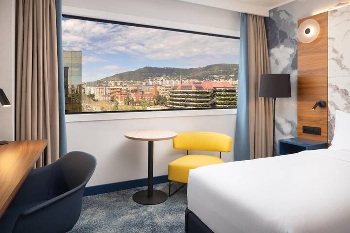 Room 25 of 119