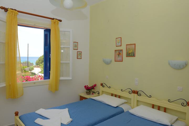 Room 28 of 96