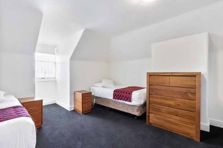 Room 17 of 45