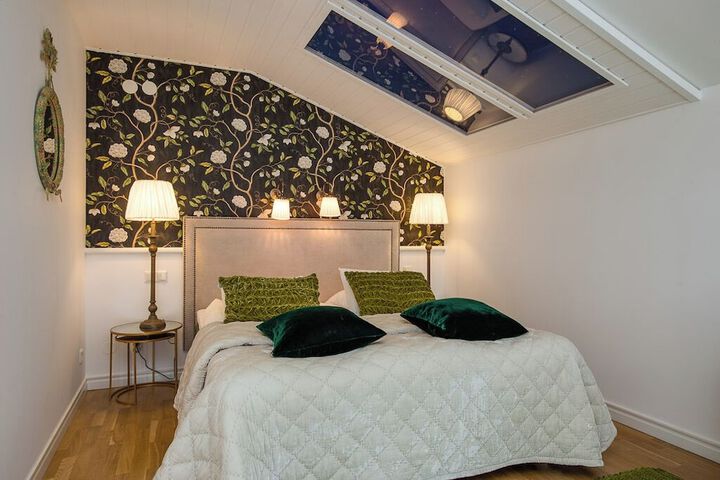 Room 12 of 26