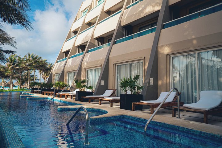 Hotel 90 of 98