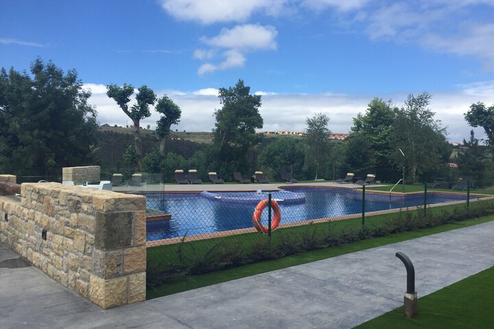 Pool 20 of 41