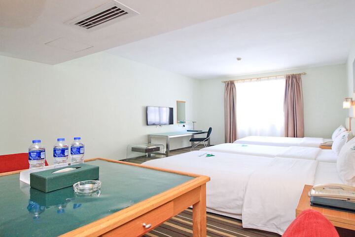Room 8 of 41