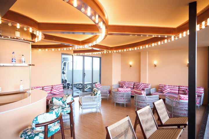 Entrance & Lobby