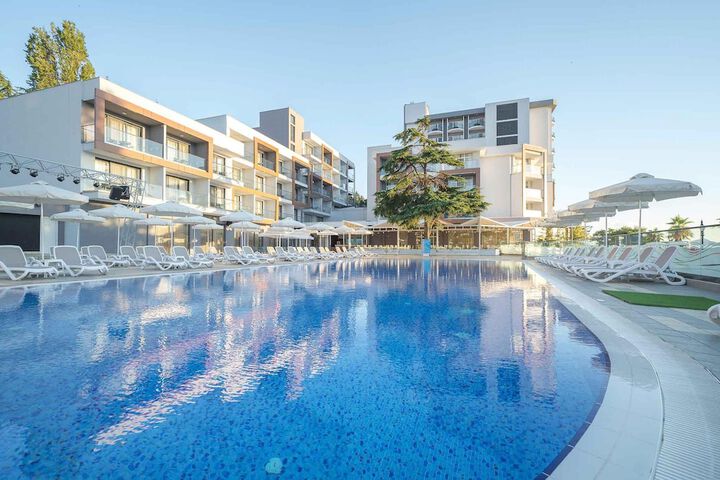 Pools & Facilities