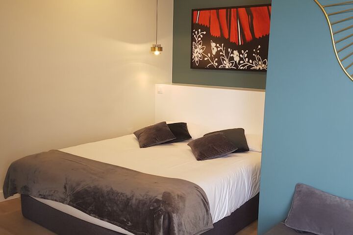 Room 18 of 37