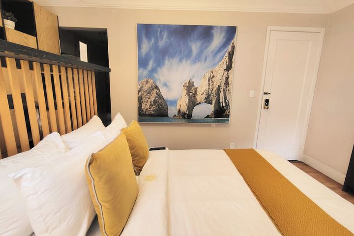 Room 43 of 66