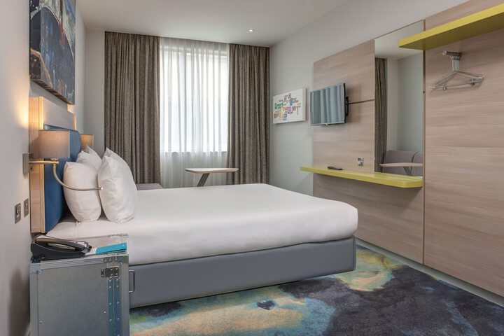 Room 4 of 44