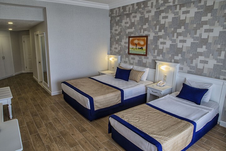 Room 12 of 46