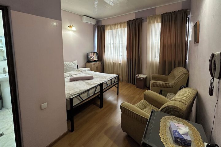 Room 26 of 32