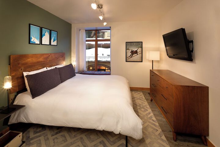 Room 10 of 65