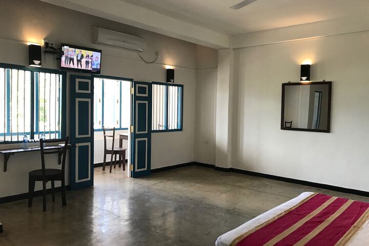 Room 10 of 26